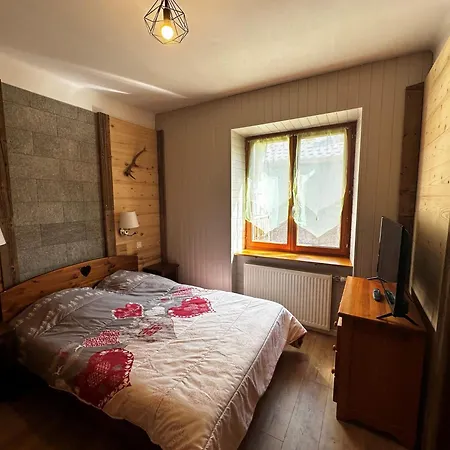 Apartment 14 Personnes Avec Balcon Et Terrasse Au Coeur De Lanslebourg, Proche Commerces - Fr-1-508-258 *
